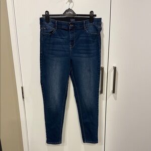 GUESS Women's Dark Blue Skinny Jeans